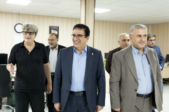 بازدید دبیر شورای فرهنگ عمومی کشور از روزنامه ایران