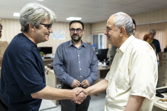 بازدید احمد مسجد جامعی از روزنامه ایران