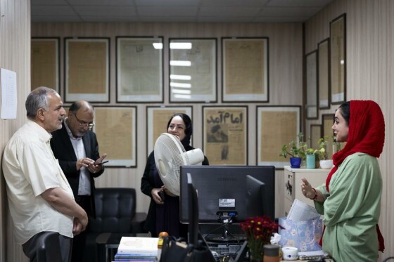 بازدید احمد مسجد جامعی از روزنامه ایران