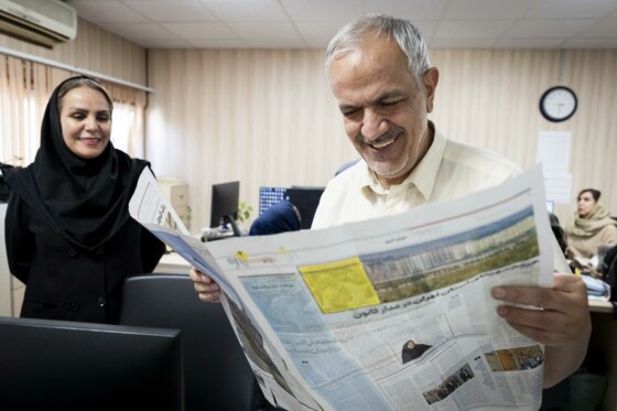 بازدید احمد مسجد جامعی از روزنامه ایران