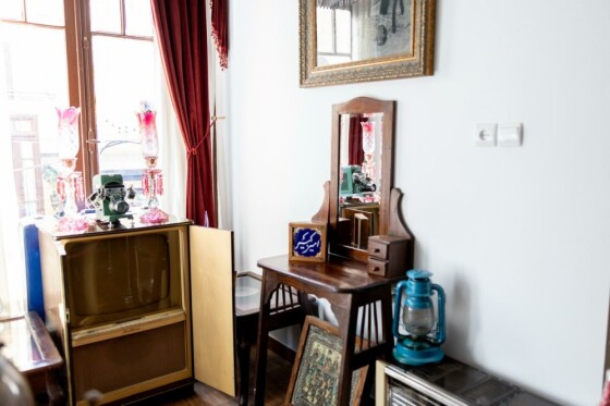 کافه کتابخانه ای دارالخلافه تهران