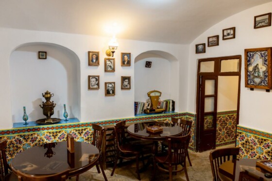 کافه کتابخانه ای دارالخلافه تهران