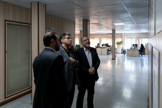 بازدید مدیر عامل شستا از روزنامه ایران