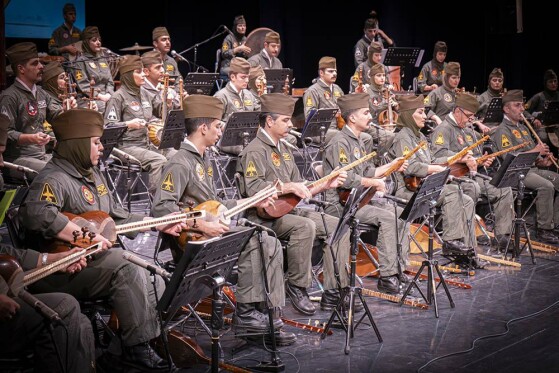 کنسرت «رقصی چنین میانه میدانم آرزوست»