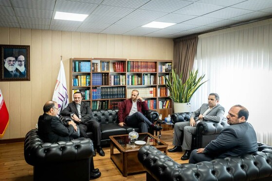 بازدید رضا مسرور از روزنامه ایران