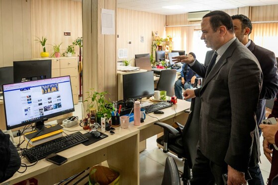 بازدید رضا مسرور از روزنامه ایران