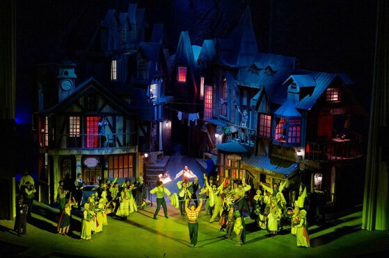 نمایش موزیکال الیور توئیست