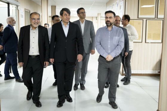 بازدید استاندار کرمان از روزنامه ایران