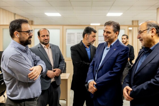 بازدید مدیرعامل شرکت مخابرات از روزنامه ایران