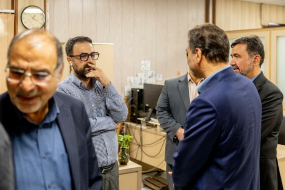 بازدید مدیرعامل شرکت مخابرات از روزنامه ایران
