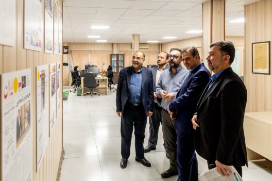 بازدید مدیرعامل شرکت مخابرات از روزنامه ایران