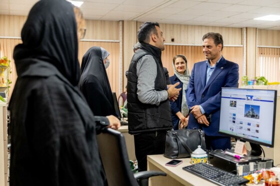 بازدید مدیرعامل شرکت مخابرات از روزنامه ایران