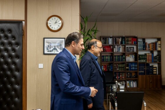 بازدید مدیرعامل شرکت مخابرات از روزنامه ایران