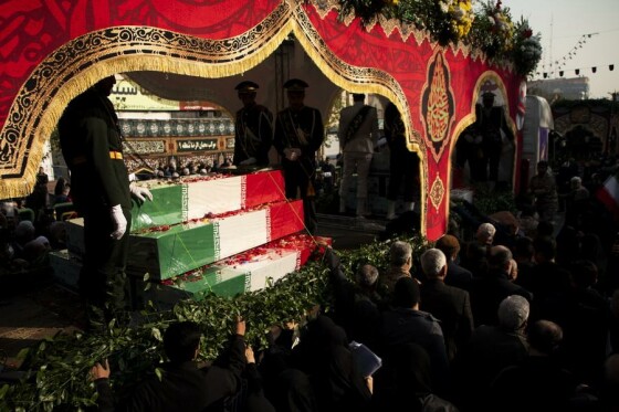 تشییع پیکر ۱۰۰ شهید گمنام در تهران