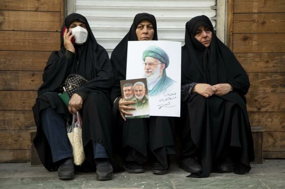 تشییع پیکر ۱۰۰ شهید گمنام در تهران