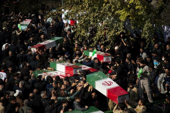 تشییع پیکر ۱۰۰ شهید گمنام در تهران