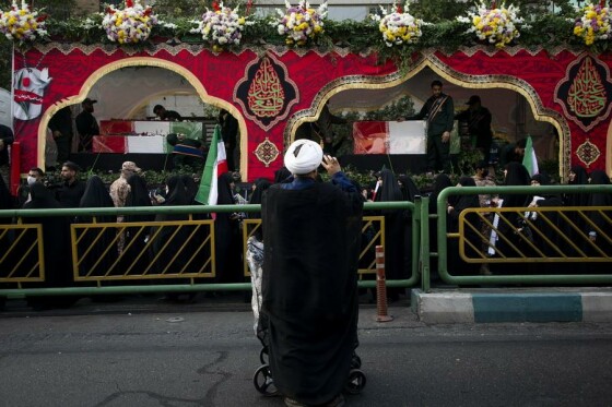 تشییع پیکر ۱۰۰ شهید گمنام در تهران