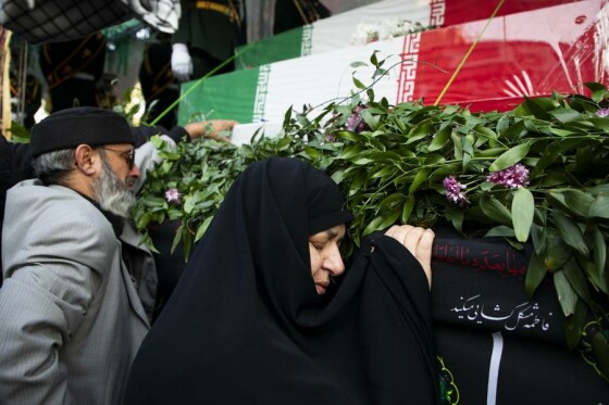 تشییع پیکر ۱۰۰ شهید گمنام در تهران