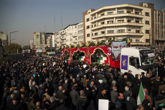 تشییع پیکر ۱۰۰ شهید گمنام در تهران