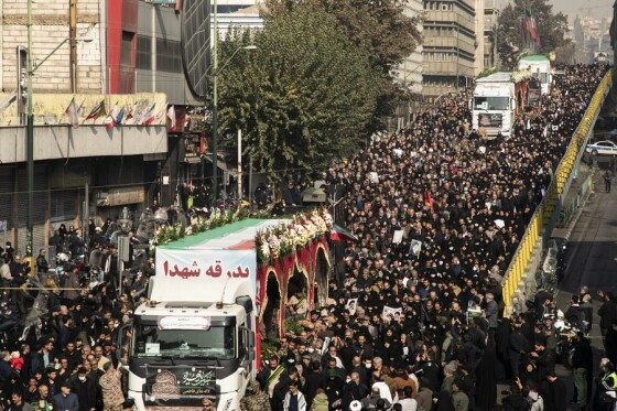 تشییع پیکر ۱۰۰ شهید گمنام در تهران