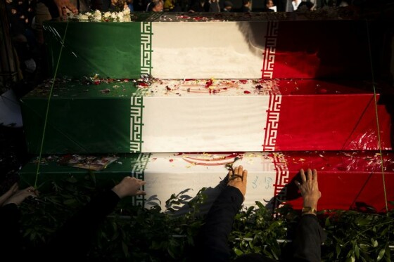 تشییع پیکر ۱۰۰ شهید گمنام در تهران