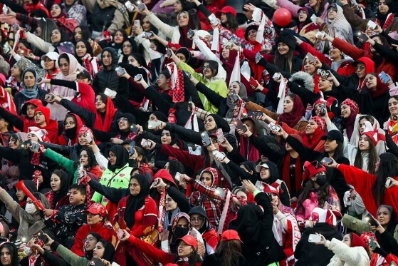 دیدار تیم های پرسپولیس و استقلال