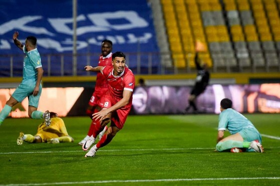 دیدار تیم های فوتبال پیکان و پرسپولیس