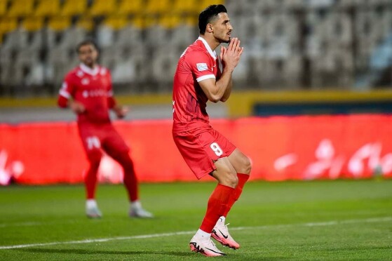 دیدار تیم های فوتبال پیکان و پرسپولیس