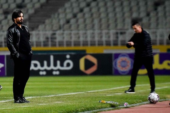 دیدار تیم های فوتبال پیکان و پرسپولیس