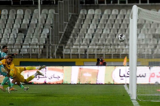 دیدار تیم های فوتبال پیکان و پرسپولیس