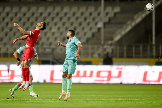 دیدار تیم های فوتبال پیکان و پرسپولیس