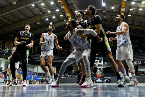 دیدار بسکتبال استقلال _ کاله