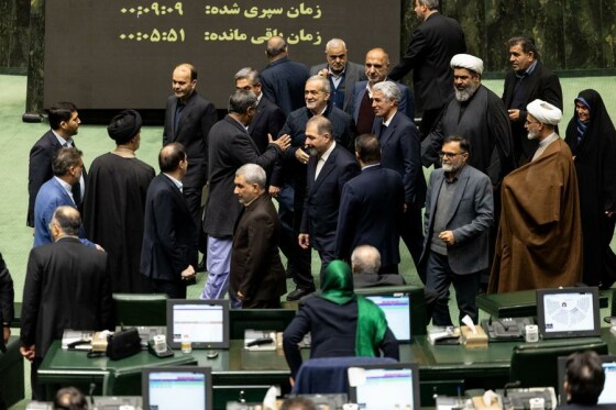 تقدیم لایحه بودجه ۱۴۰۵ توسط رئیس جمهور به مجلس