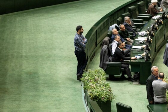 تقدیم لایحه بودجه ۱۴۰۵ توسط رئیس جمهور به مجلس