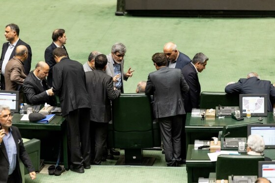 تقدیم لایحه بودجه ۱۴۰۵ توسط رئیس جمهور به مجلس