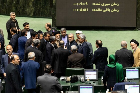 تقدیم لایحه بودجه ۱۴۰۵ توسط رئیس جمهور به مجلس