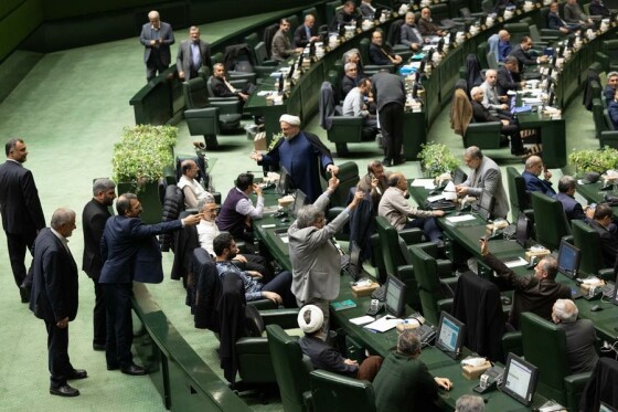 تقدیم لایحه بودجه ۱۴۰۵ توسط رئیس جمهور به مجلس