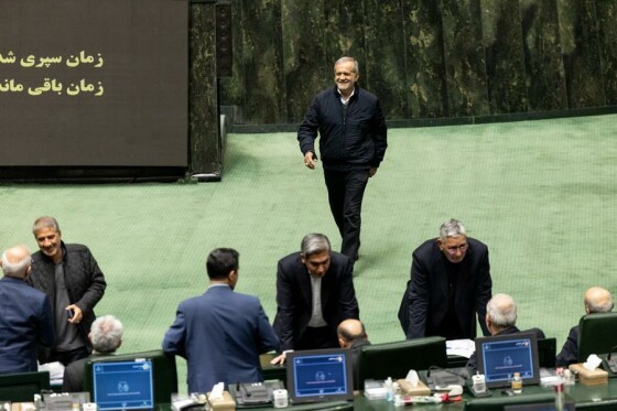 تقدیم لایحه بودجه ۱۴۰۵ توسط رئیس جمهور به مجلس