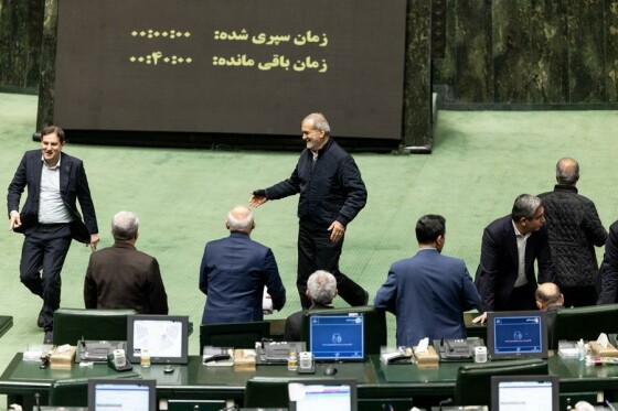 تقدیم لایحه بودجه ۱۴۰۵ توسط رئیس جمهور به مجلس