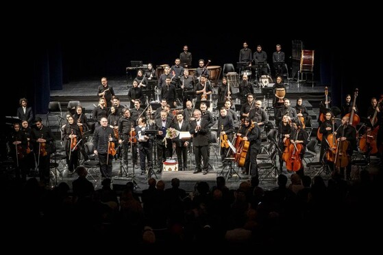 ارکستر موسیقی ملی ایران به رهبری همایون رحیمیان