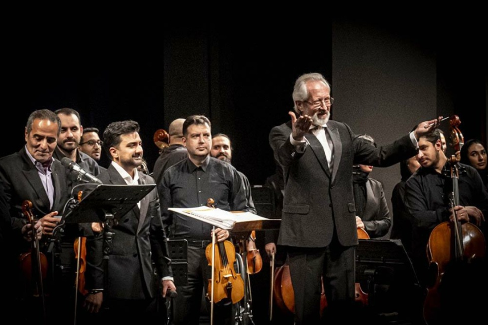 ارکستر موسیقی ملی ایران به رهبری همایون رحیمیان