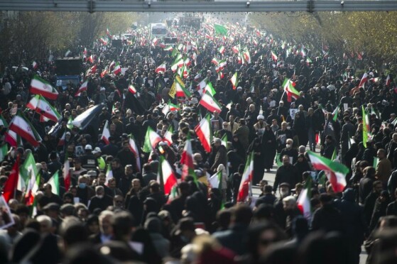 تشییع پیکر ۳۵ شهید جنگ رمضان در تهران