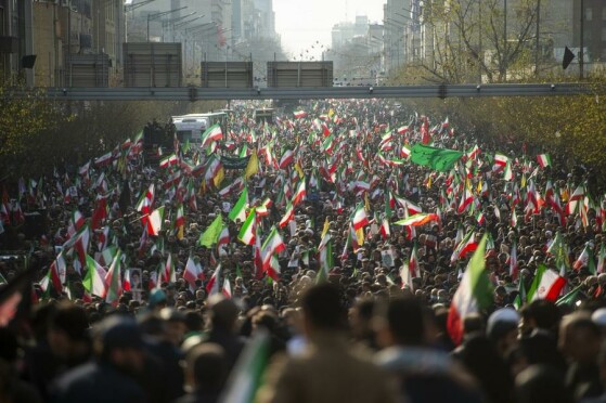 تشییع پیکر ۳۵ شهید جنگ رمضان در تهران
