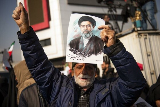 تشییع پیکر ۳۵ شهید جنگ رمضان در تهران