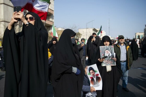 تشییع پیکر ۳۵ شهید جنگ رمضان در تهران