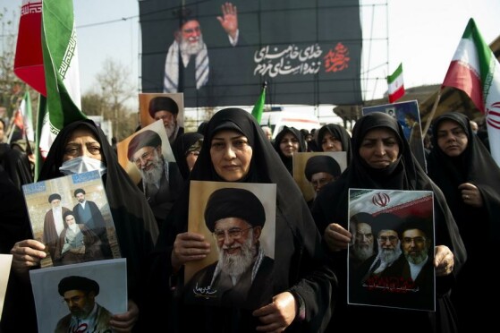 تشییع پیکر ۳۵ شهید جنگ رمضان در تهران