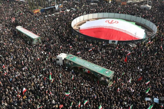 تشییع پیکر ۳۵ شهید جنگ رمضان در تهران