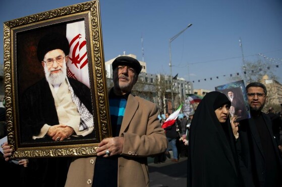 تشییع پیکر ۳۵ شهید جنگ رمضان در تهران