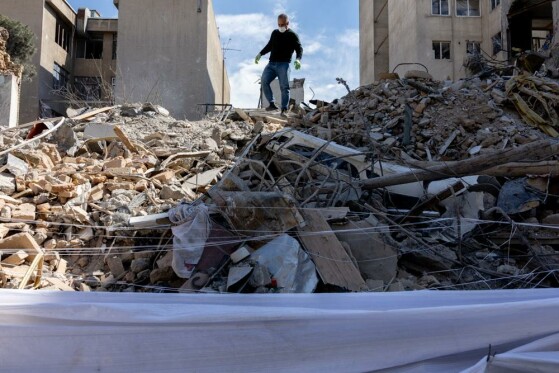 حمله هوایی به کنیسای رفیع نیا در تهران