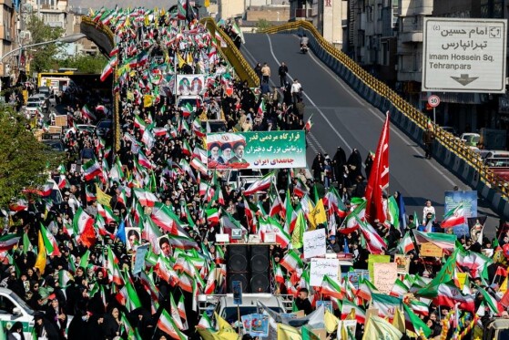 راهپیمایی دختران «جان‌فدای ایران»